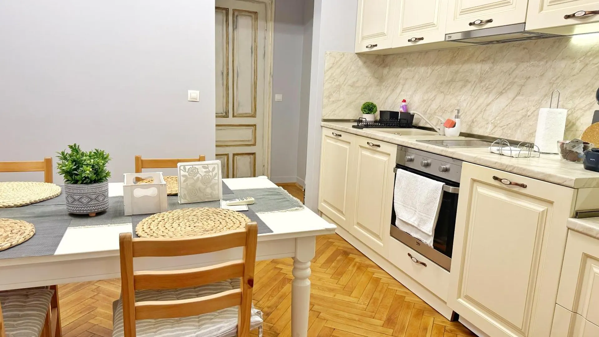 Apartment Art Guest House Vintage Burgas